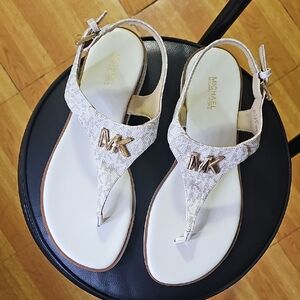 Michael Kors Jilly Flat Sandals Vanilla LOGO print with Gold MK Logo